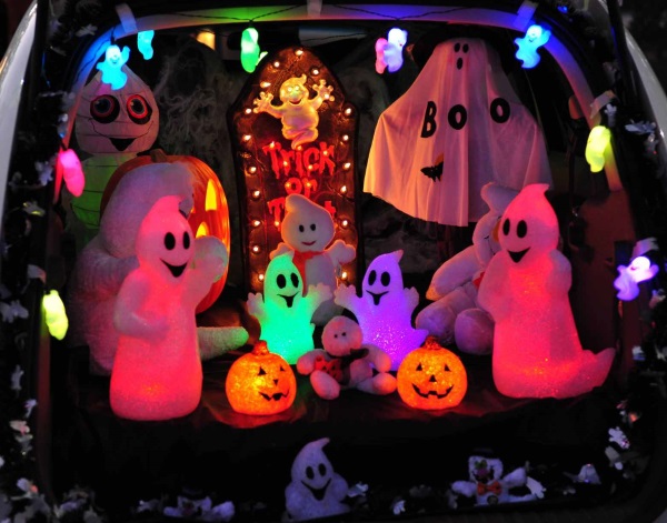 TrunkOrTreatDark